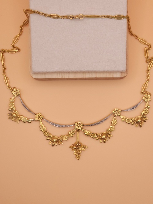 Collier raffiné en argent – bijou d’occasion